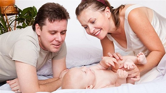 Obrázok Otcovia po narodení dieťaťa získajú 10 dní voľna, rozhodla Európska únia