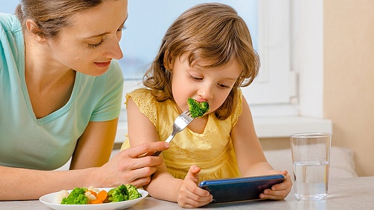 Obrázok Niektoré stravovacie návyky malých detí sú katastrofálne. Naučte ich jesť zdravo, pomôže týchto 6 zásad