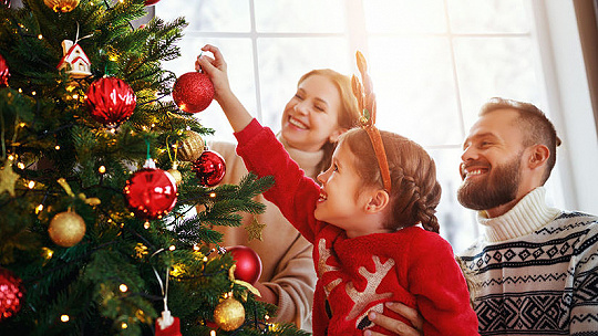 Obrázok Kapustnica z kotlíka, koledníci i špeciálne účesy. Tri slovenské rodiny sa podelili o to, ako trávia Vianoce, aj o svoje sviatočné recepty