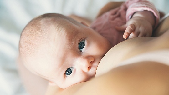 Obrázok Video - Pohodlné dojčenie pre matku aj dieťa